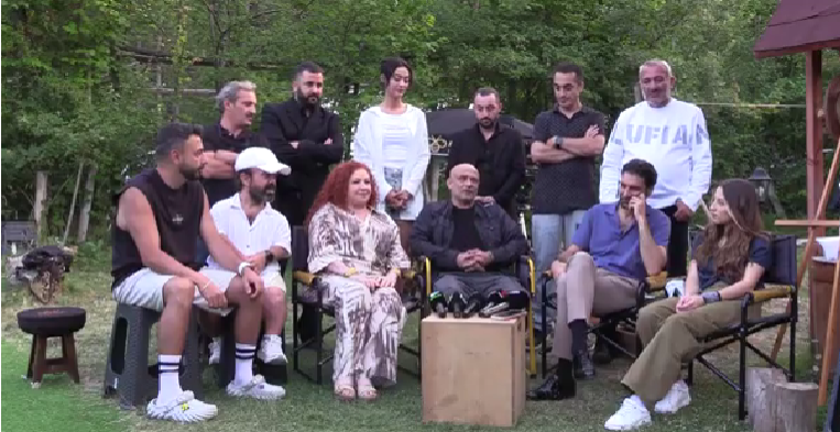 Mengen'de Çekimleri Devam Eden Tehlikeli Sakar Filmi'nin oyuncuları Sette Basın Mensuplarının Sorularını Yanıtladı