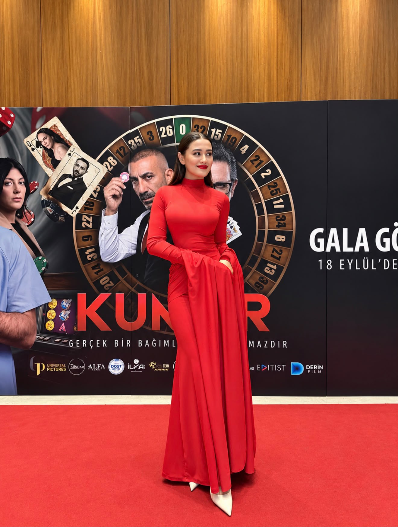 Mercan Başaran, “Kumar” Galasında Dikkatleri Üzerine Çekti!